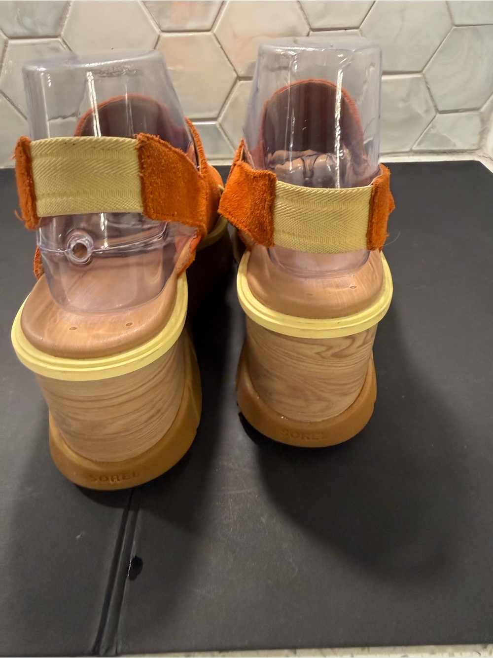 Sorel Woman’s Joanie III Slingback Sandals Orange Suede Sz 8.5 Wedge Yellow Trim - Picture 10 of 16